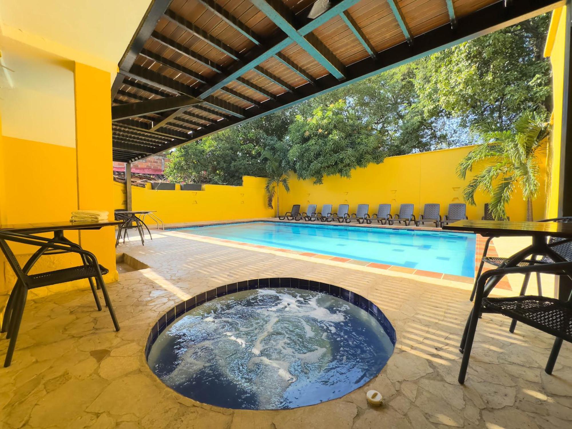 Curazao Hotel -Centro Historico- Santa Fe de Antioquia Luaran gambar